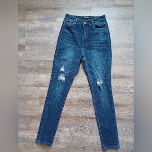 Fashion Nova distress skinny jean